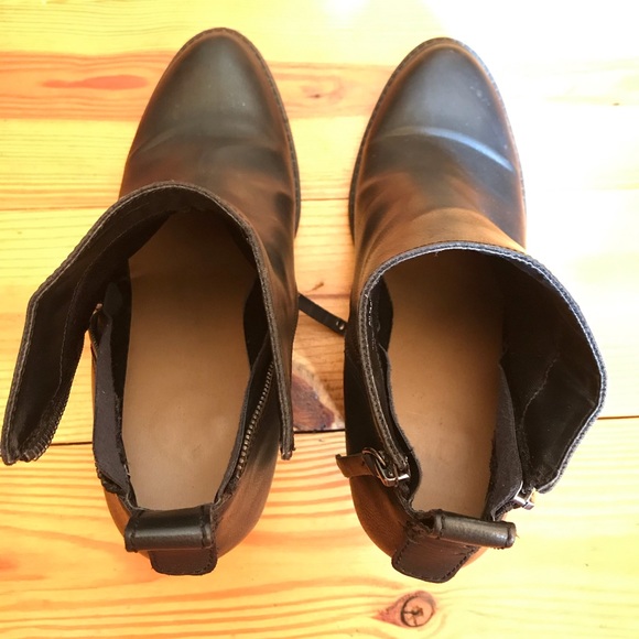 Dolce Vita Black Faux Leather Ankle Zip Boots, EUC, 9.5 - Picture 9 of 11